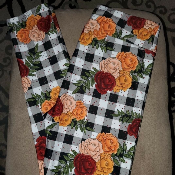 Pants - Plaid Roses leggings